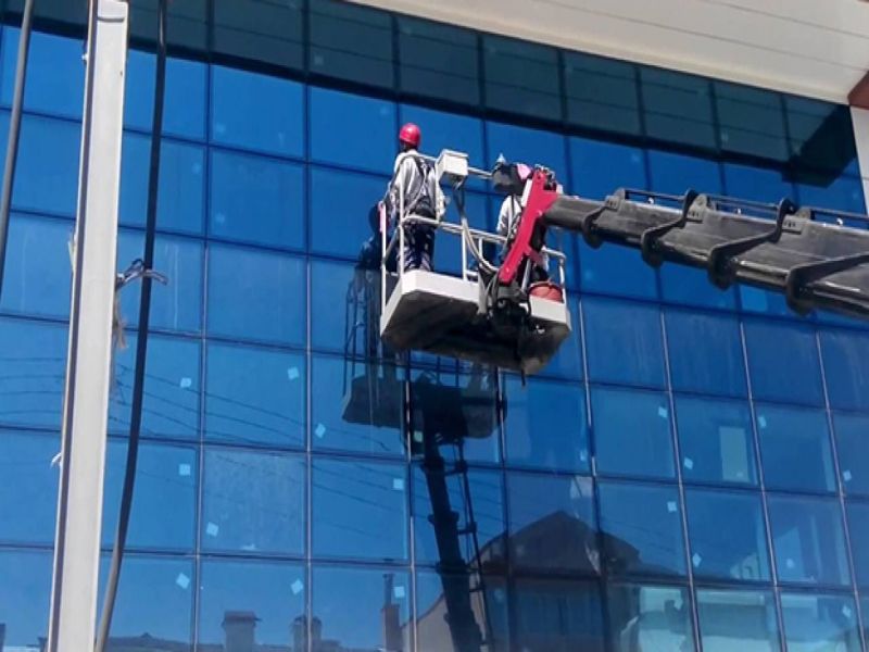 Vinç İle Dış Cephe Çalışmaları